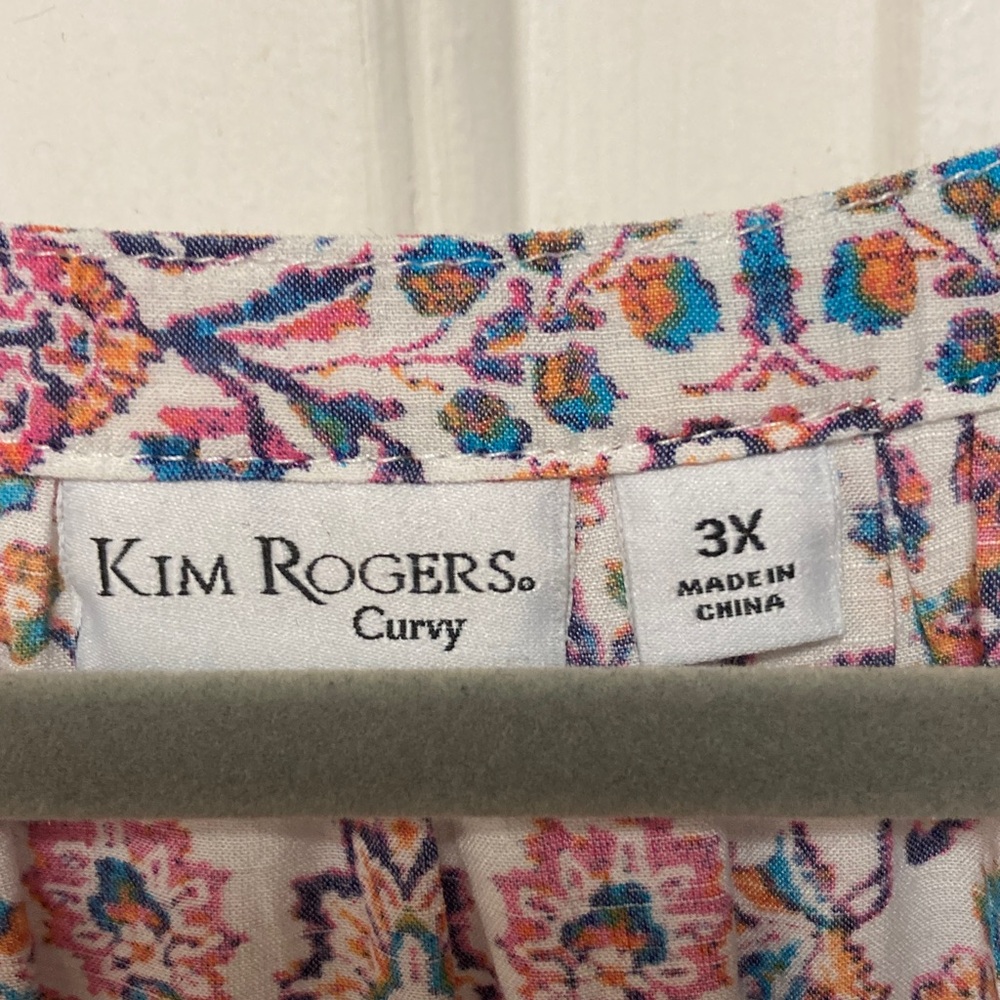 3/$20 bundle and save
Kim Rogers Multicolor Patterned Blouse - Picture 2 of 8